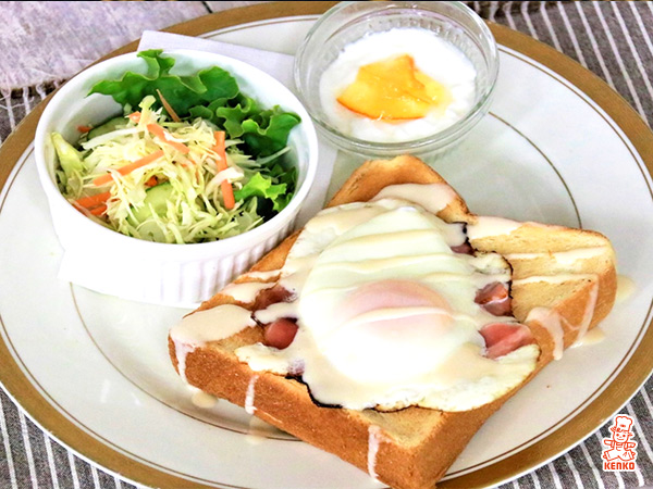 和風目玉焼きトースト　モーニングプレート