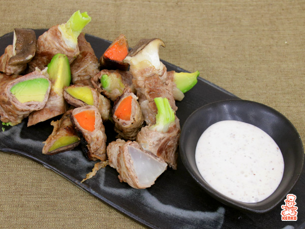 カラフル野菜の肉巻きサラダ クリーミナッツドレッシング添え
