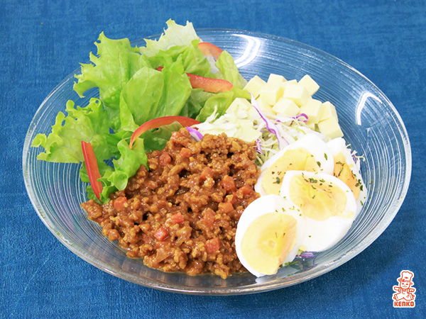 混ぜて食べるキーマカレーサラダ ケンコーマヨネーズ