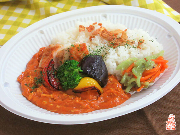 バターチキンカレー 野菜ラペ添え
