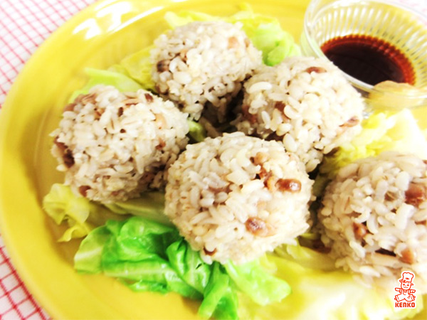 もち麦入り五穀の蒸し肉だんご