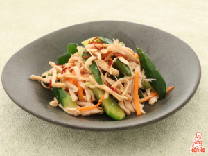 蒸し鶏のおつまみサラダ