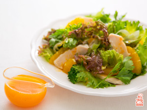 オレンジと蒸し鶏のグリーンサラダ