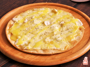 4種チーズのハニバタピザ