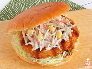 ごぼうサラダとコロッケのバーガー