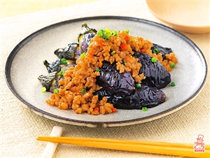 揚げなすと大豆ミートの甘辛そぼろ