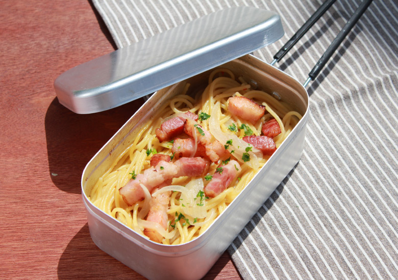 ベーコンとたまねぎのパスタ